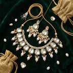 Noor-e-Kundan Pearl Choker Set